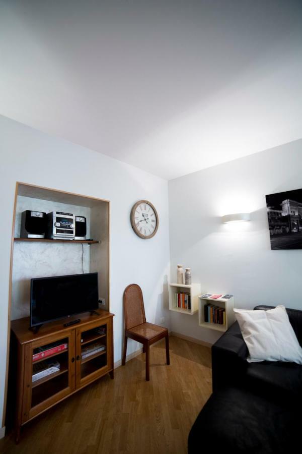 B&B Terrazza Baires - In The Heart Of Milan Bagian luar foto
